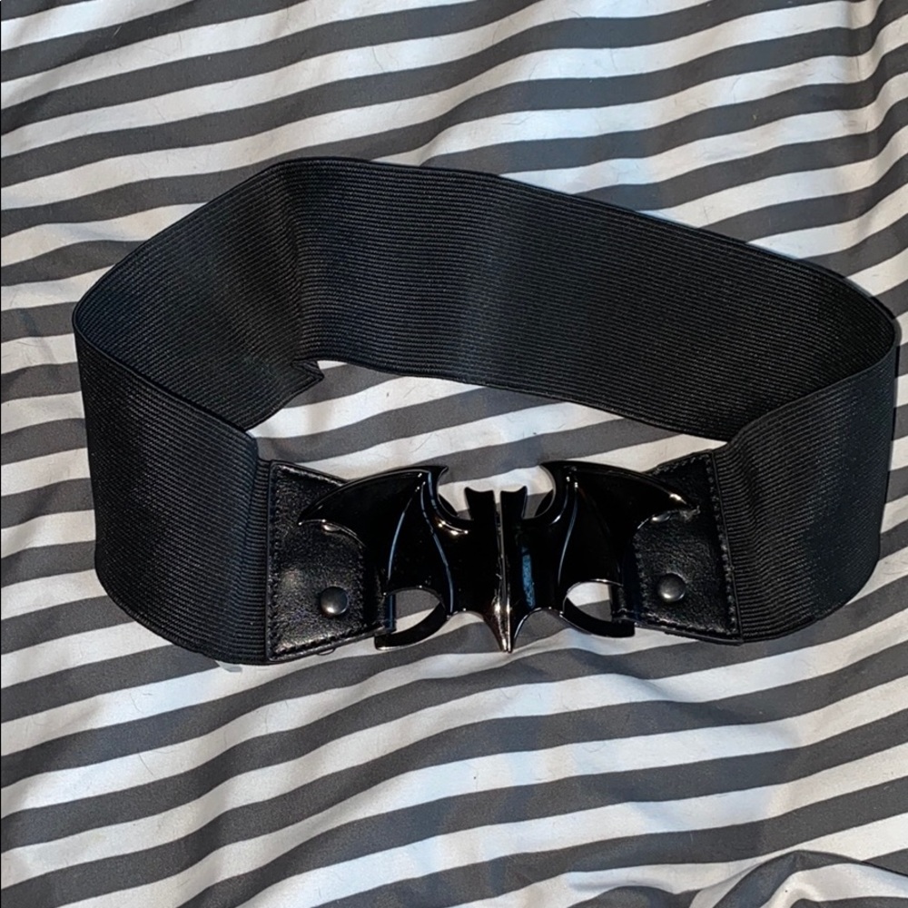 Unique vintage black bat elastic cinch belt